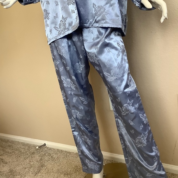 Claire's Rosie Silky Blue Floral Pajama Set - Picture 3 of 10